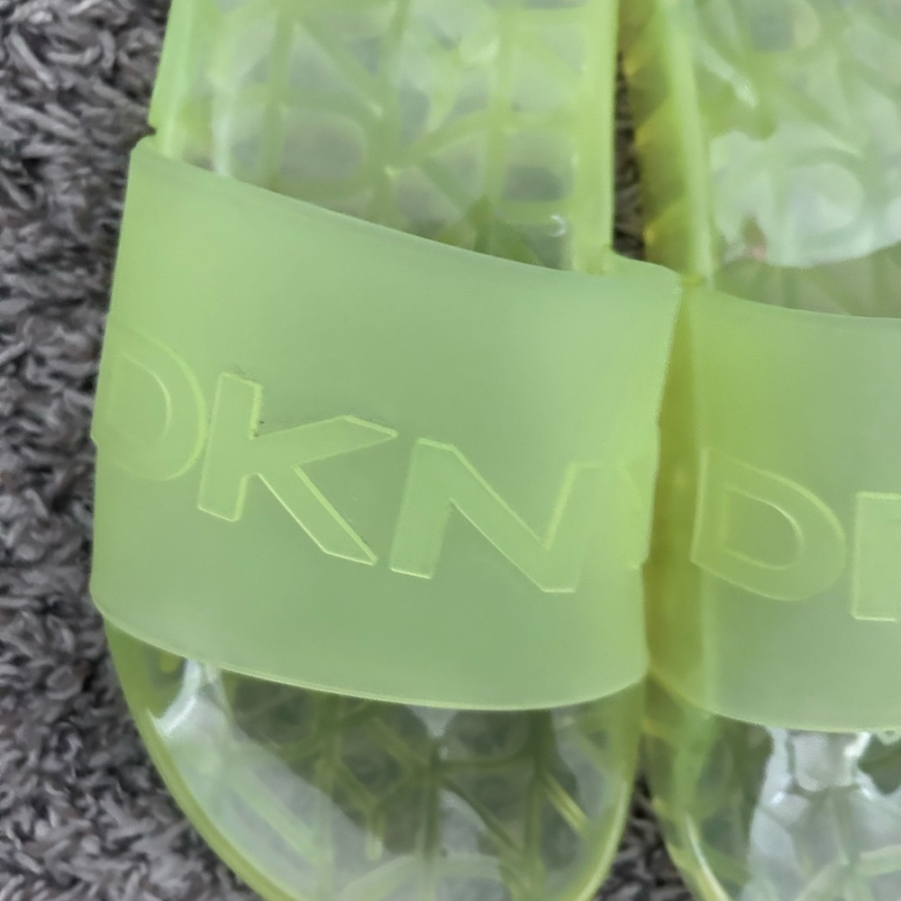 DKNY • Lime Neón Slides • sz 8 - Picture 8 of 8